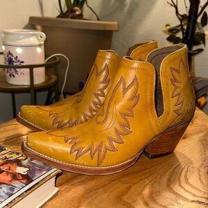 Mustard Yellow Leather Ariat Dixon Booties